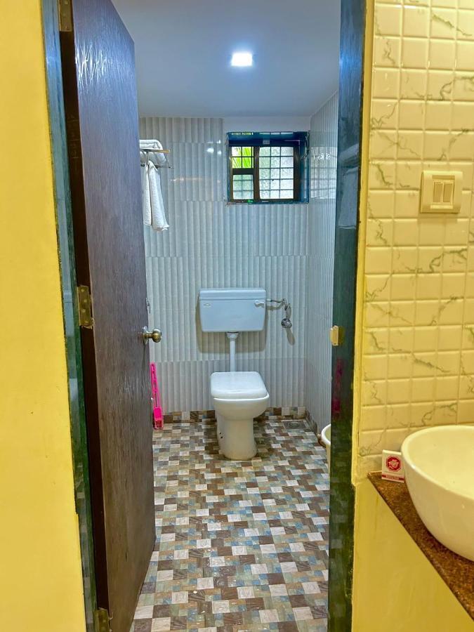 Hotel Wada Chirebandi Gimvi Esterno foto