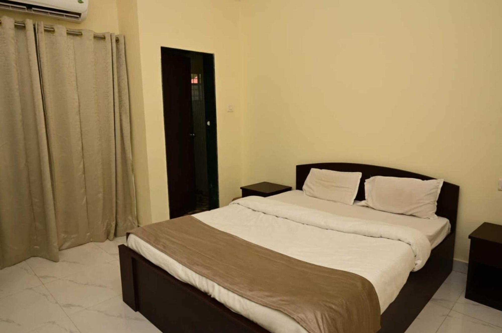 Hotel Wada Chirebandi Gimvi Esterno foto