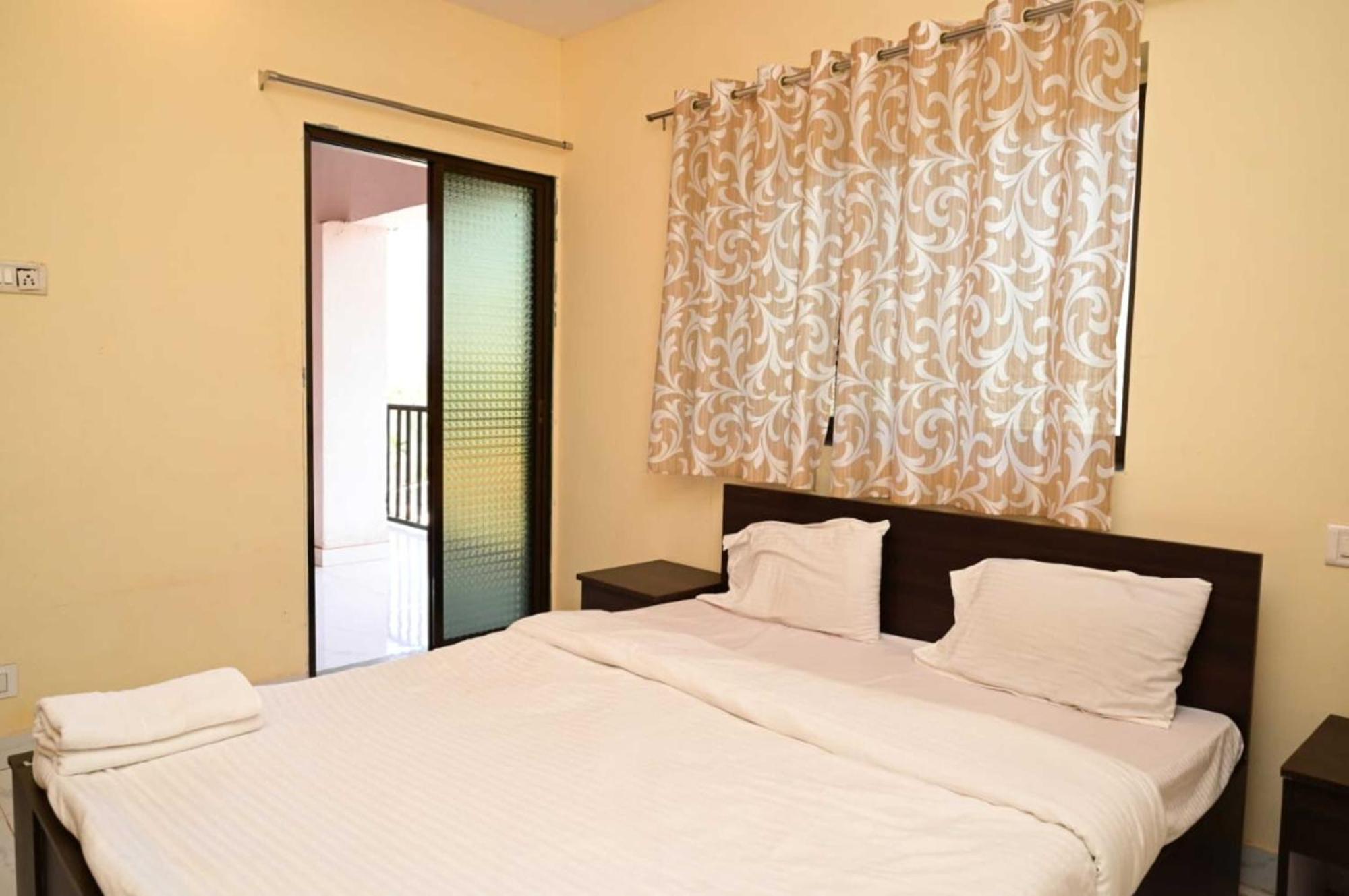 Hotel Wada Chirebandi Gimvi Esterno foto
