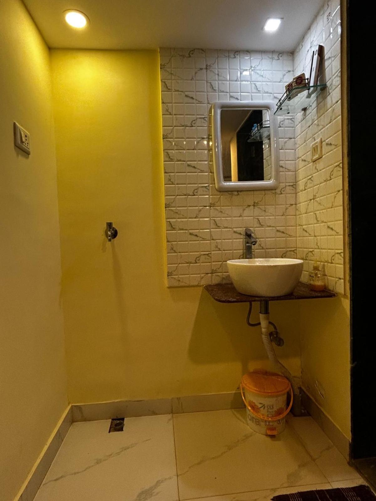 Hotel Wada Chirebandi Gimvi Esterno foto