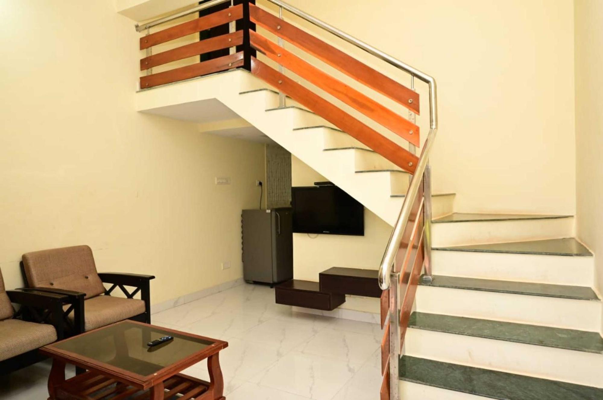 Hotel Wada Chirebandi Gimvi Esterno foto