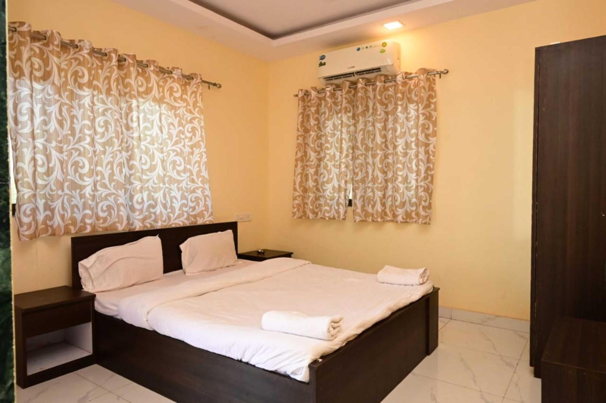 Hotel Wada Chirebandi Gimvi Esterno foto