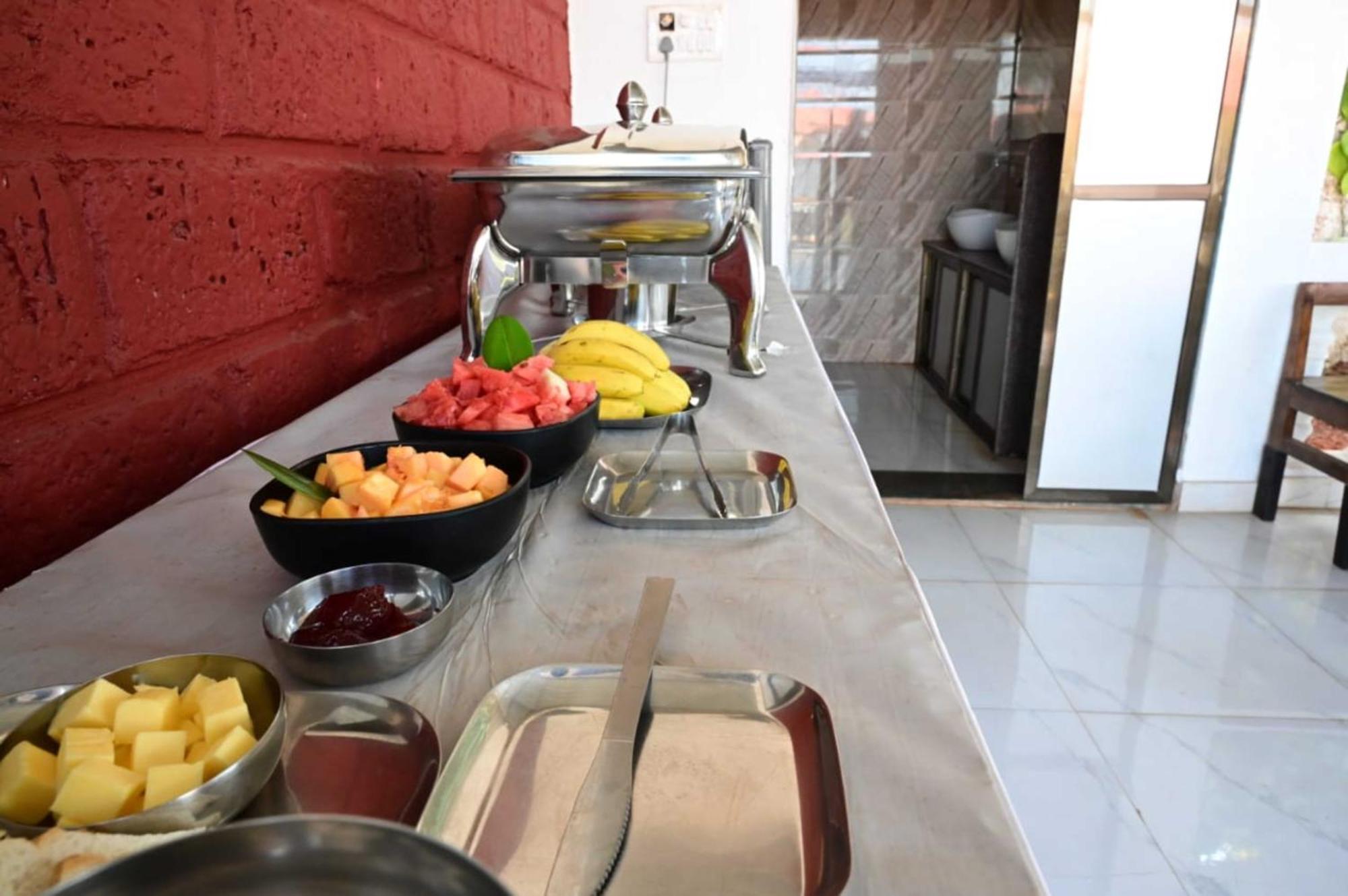 Hotel Wada Chirebandi Gimvi Esterno foto